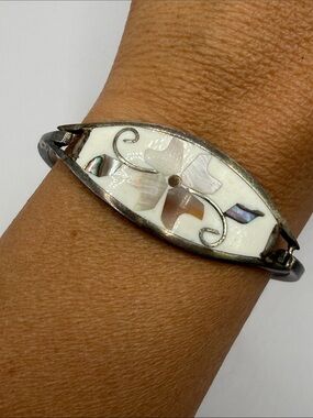 Vintage Alpaca Mexico Silver White Abalone Mother of Pearl Flower Cuff Bracelet